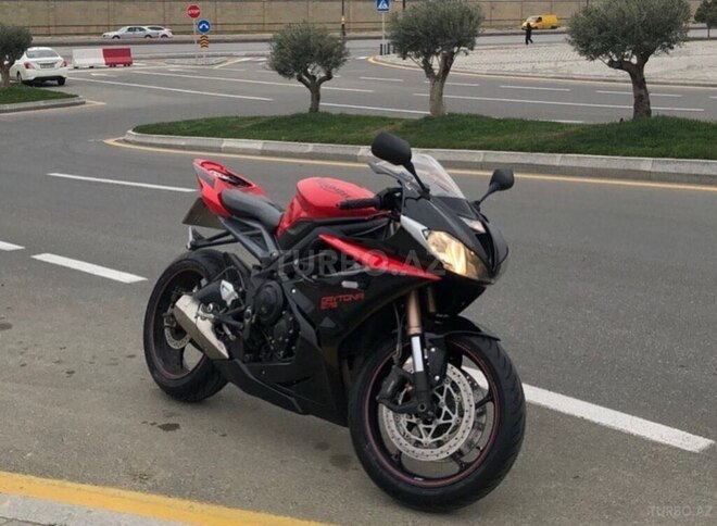 Triumph Rocket III GT-4