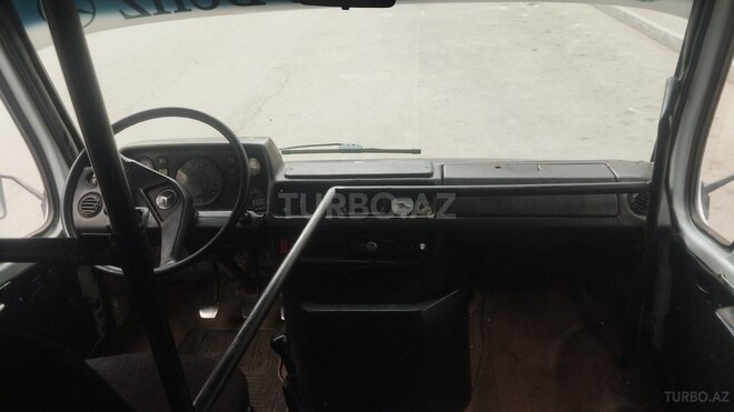Mercedes 208 D 1994, 300,000 km - 2.9 l - Mingəçevir