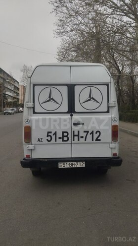 Mercedes 208 D 1994, 300,000 km - 2.9 l - Mingəçevir