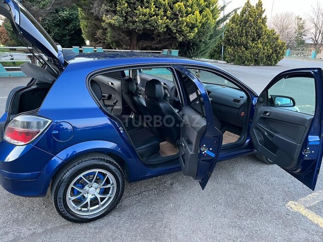 Opel Astra 2009, 235,000 km - 1.4 l - Qazax