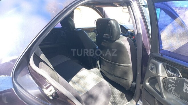 Mercedes E 240 1998, 186,000 km - 2.4 l - Şəmkir