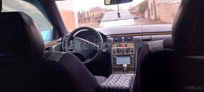 Mercedes E 240 1998, 186,000 km - 2.4 l - Şəmkir
