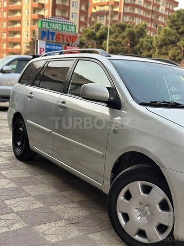 Toyota Corolla 2005, 325,000 km - 1.4 l - Bakı