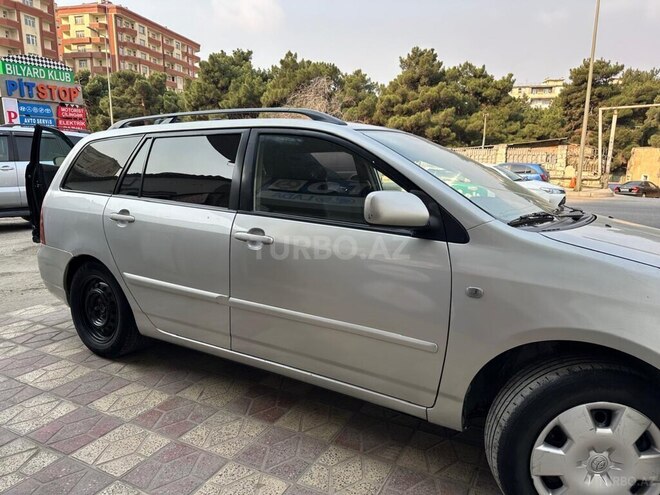 Toyota Corolla 2005, 325,000 km - 1.4 l - Bakı