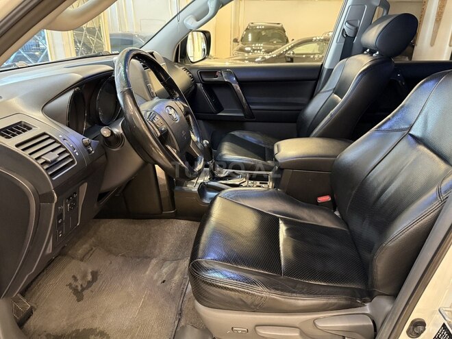 Toyota Land Cruiser Prado-9