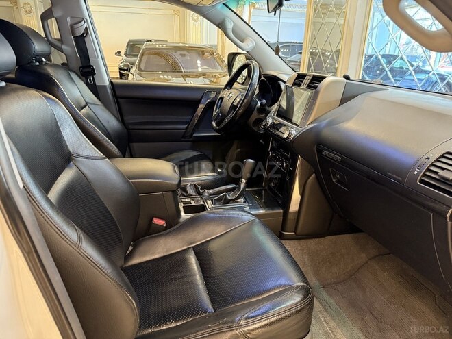 Toyota Land Cruiser Prado-11