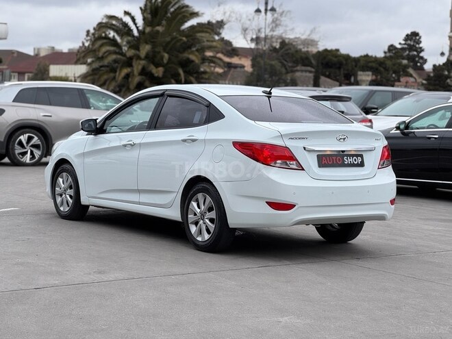 Hyundai Accent 2015, 142,000 km - 1.4 l - Bakı