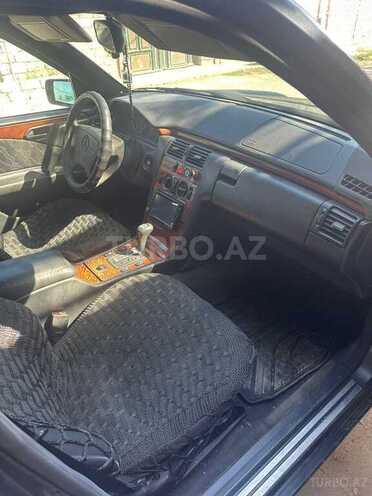 Mercedes E 230 1995, 550,000 km - 2.3 l - Bakı