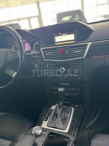 Mercedes E 250-12