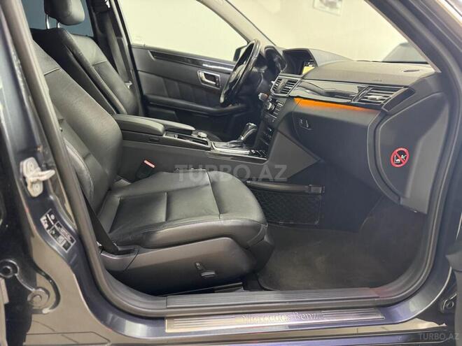 Mercedes E 250-11