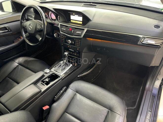 Mercedes E 250-10