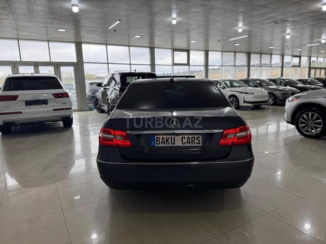 Mercedes E 250-7