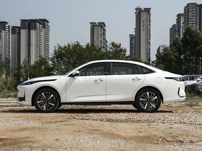 Changan Qiyuan A05 2025, 0 km - 1.5 l - Bakı