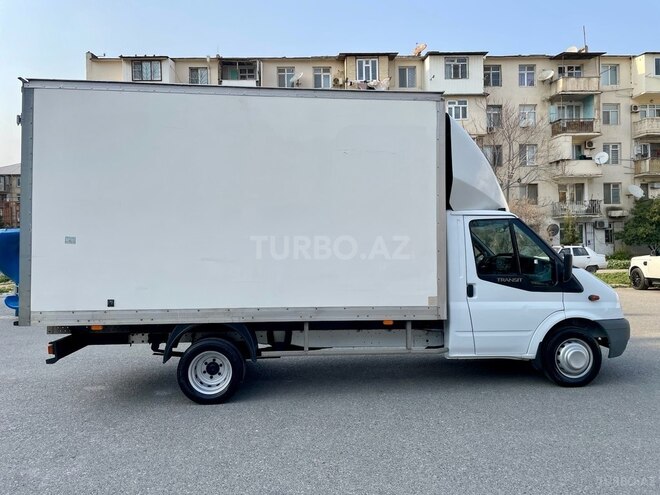 Ford Transit-5