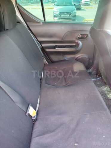 Toyota Prius C 2016, 145,000 km - 1.5 l - Bakı