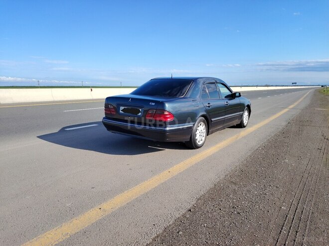 Mercedes E 320 1999, 324,578 km - 3.2 l - Bakı