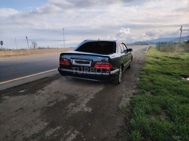 Mercedes E 320 1999, 324,578 km - 3.2 l - Bakı