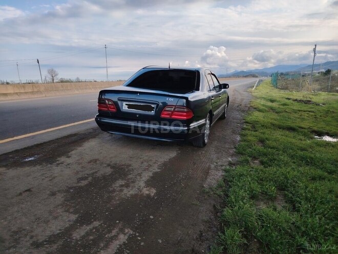 Mercedes E 320 1999, 324,578 km - 3.2 l - Bakı