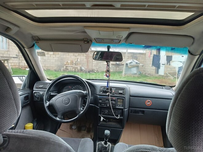 Opel Vectra 1994, 320,000 km - 2.0 l - Şəki