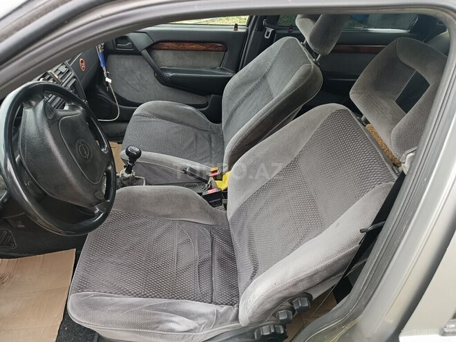 Opel Vectra 1994, 320,000 km - 2.0 l - Şəki