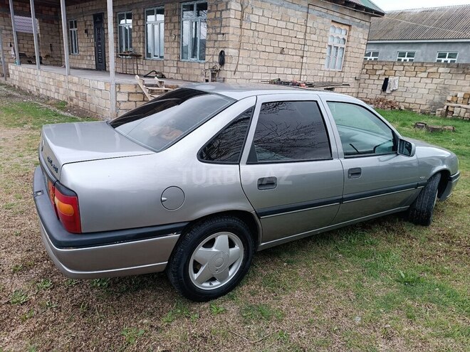 Opel Vectra 1994, 320,000 km - 2.0 l - Şəki
