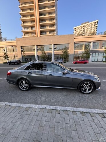Mercedes E 250 4MATIC 2015, 216,000 km - 2.2 л - Bakı