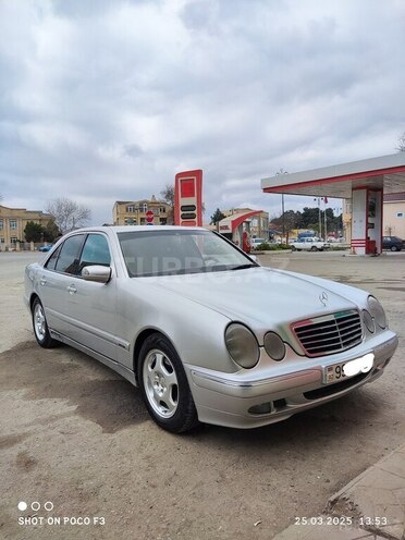 Mercedes E 270 1999, 553,772 km - 2.7 l - Biləsuvar
