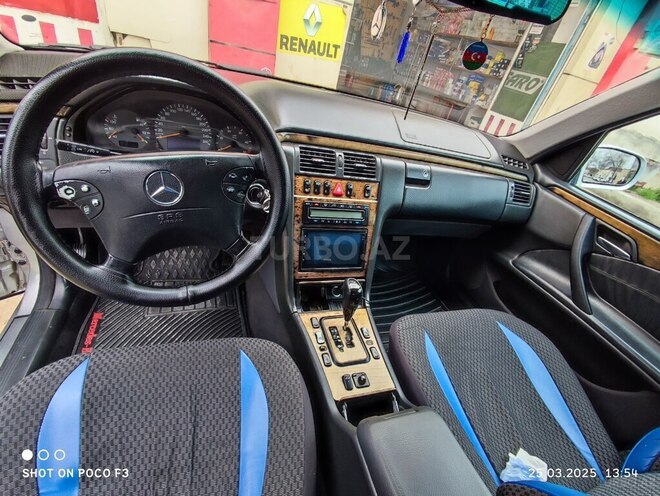 Mercedes E 270 1999, 553,772 km - 2.7 l - Biləsuvar