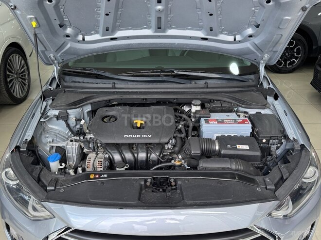 Hyundai Elantra-20