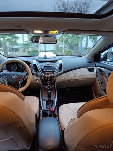 Hyundai Elantra 2015, 234,434 km - 1.8 l - Qax