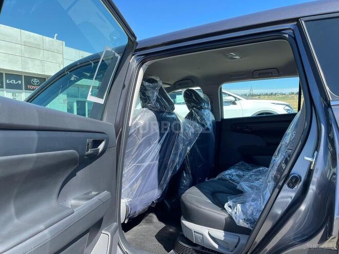 Toyota Highlander-13