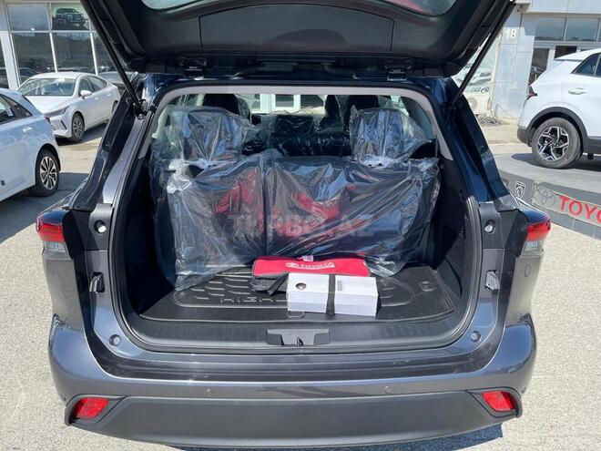 Toyota Highlander-12