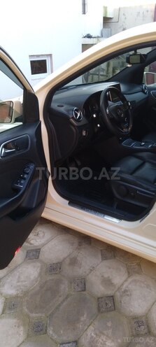 Mercedes B 180 2015, 324,000 km - 1.8 l - Bakı