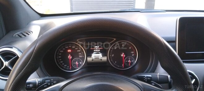 Mercedes B 180 2015, 324,000 km - 1.8 l - Bakı