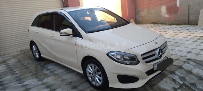 Mercedes B 180 2015, 324,000 km - 1.8 l - Bakı