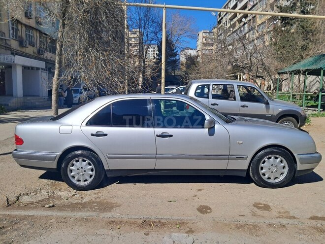 Mercedes E 240 1998, 192,913 km - 2.4 l - Bakı