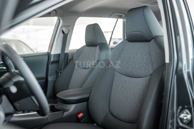 Toyota RAV4-9