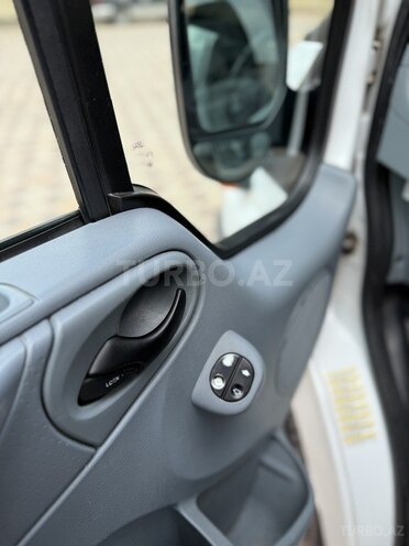 Ford Transit-14