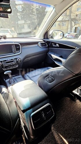 Kia Sorento-8