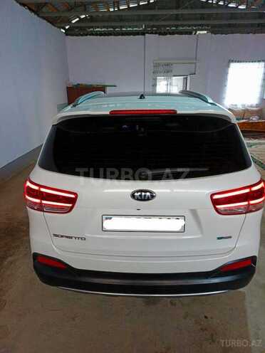 Kia Sorento 2015, 155,000 km - 2.0 l - Quba