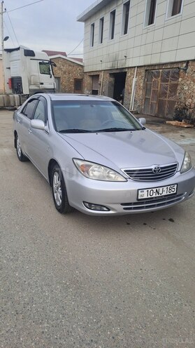 Toyota Camry 2003, 303,299 km - 3.0 l - Qusar