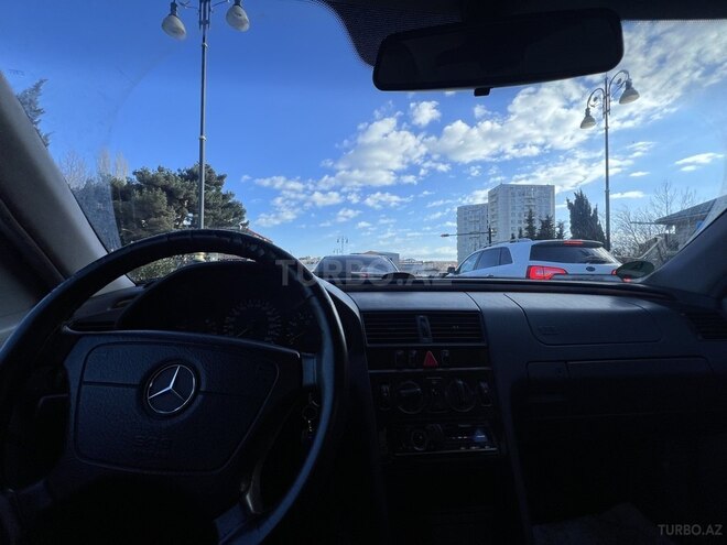 Mercedes C 240 2000, 379,090 km - 2.4 л - Bakı