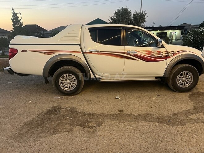 Mitsubishi L200 2014, 290,000 km - 2.5 l - Göyçay