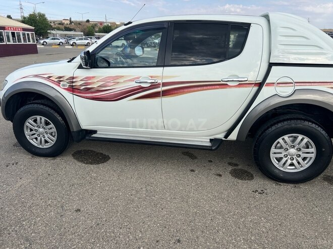 Mitsubishi L200 2014, 290,000 km - 2.5 l - Göyçay