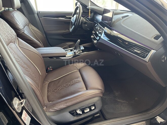 BMW 530e-11