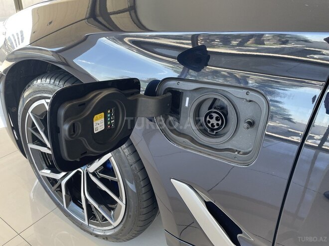 BMW 530e-7