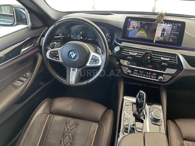 BMW 530e-10