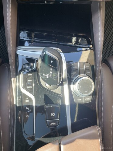 BMW 530e-17