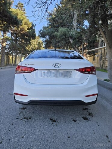 Hyundai Accent 2017, 188,000 km - 1.4 л - Bakı