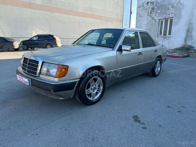 Mercedes E 230 1992, 289,000 km - 2.3 l - Bakı